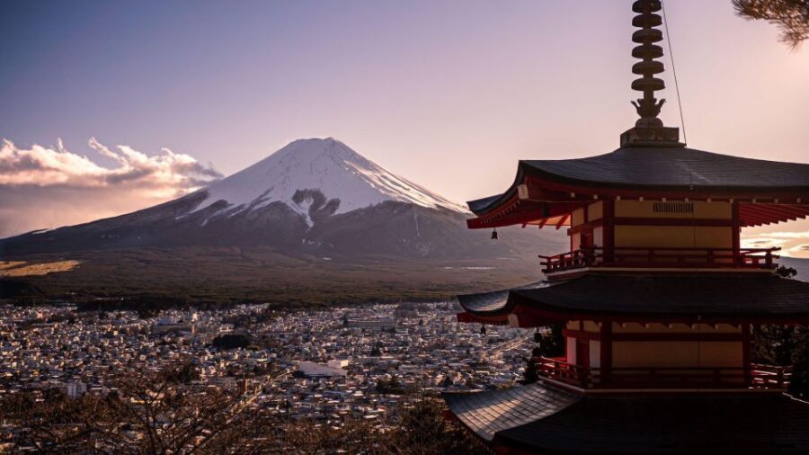 1-Day trip: Mt Fuji + Kawaguchi Lake area - Arakurayama Sengen Park + Chureito Pagoda for a classic viewpoint