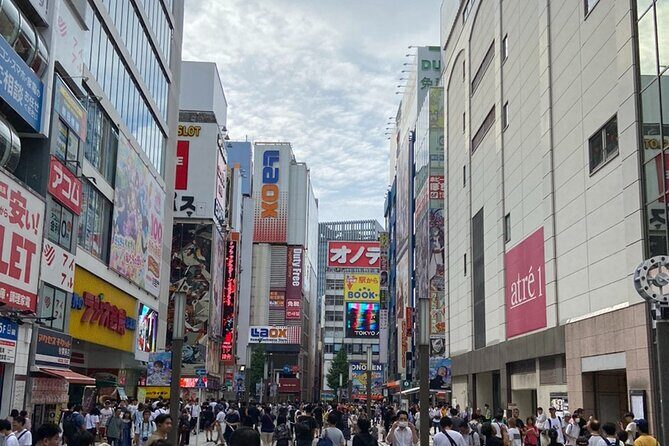 100% PRIVATE Anime, Manga, Game & Pop Culture Tour in Akihabara - Stop 1: Onoden and the fourth-floor anime detour