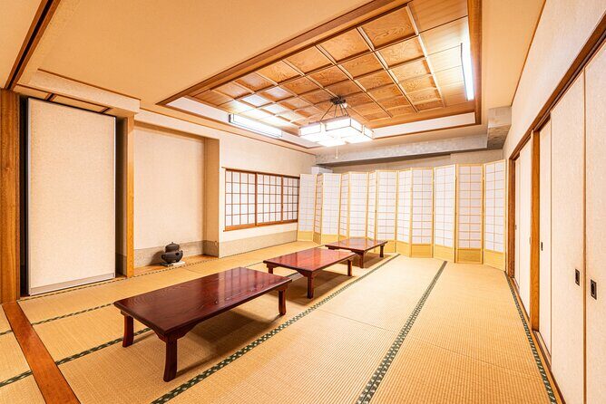 2 Hour Onsen Calligraphy Experience - Paper or uchiwa: how to choose your take-home style