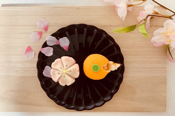 2 Hours Mochi &Nerikiri Making & Matcha Class in Bunkyo - Choosing your course: mochi, dango, nerikiri, or the mix