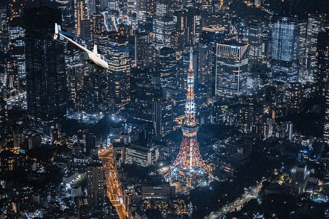 25-Min Downtown Helicopter Tour : Tokyo Skytree and Tokyo Tower - Flying over Tokyo Tower: getting your bearings fast