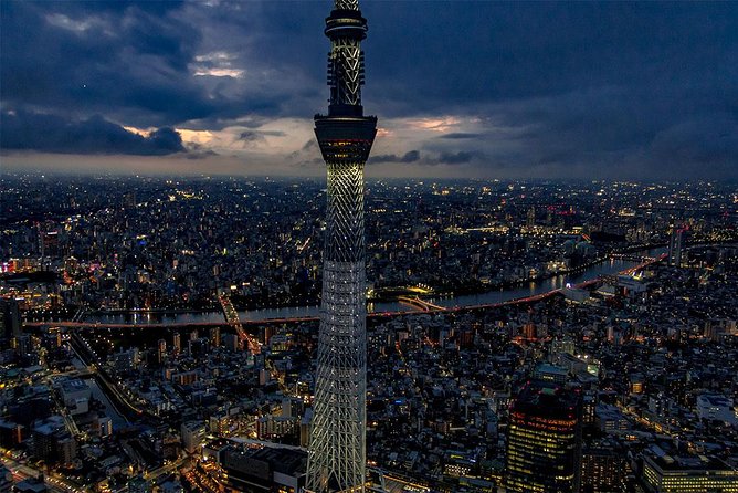 25-Min Downtown Helicopter Tour : Tokyo Skytree and Tokyo Tower - Romance and night skies: when the Tokyo lights payoff is biggest