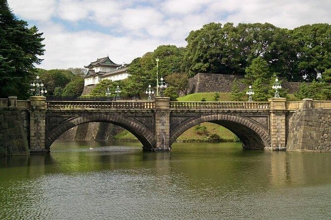 8-hour Tokyo tour by qualified tour guide using public transport - Asakusa and Sensoji: the old Tokyo you can still walk into