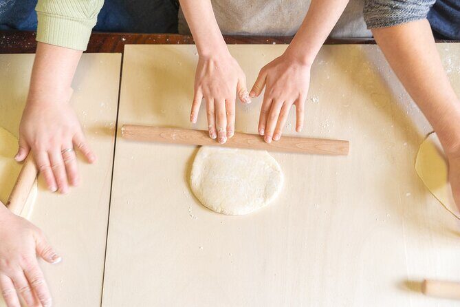 A class on Making Hoto, Yamanashi's Traditional Dish - Where the class happens: Fujikawaguchiko meeting point and a weatherproof setup