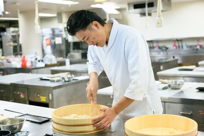 A One-of-a-Kind Sushi Experience in a Special Place of Japan - Entering the House of Representatives for sushi making