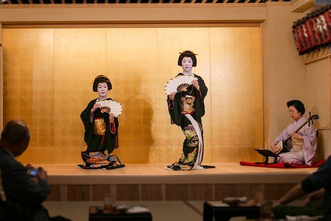 An Enchanted Evening with Geisha – A Rare Experience in Tokyo - 津の守(荒木町舞台) in Shinjuku: the room and the pacing
