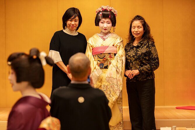 An Enchanted Evening with Geisha – A Rare Experience in Tokyo - Drink, snacks, and how to use them well