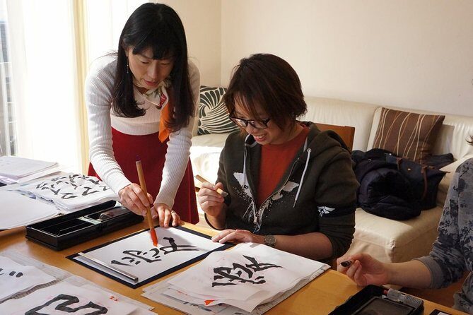 Authentic Japanese calligraphy class in Tokyo! Kanji your name - Your One-to-One Lesson: From First Stroke to a Finished Piece