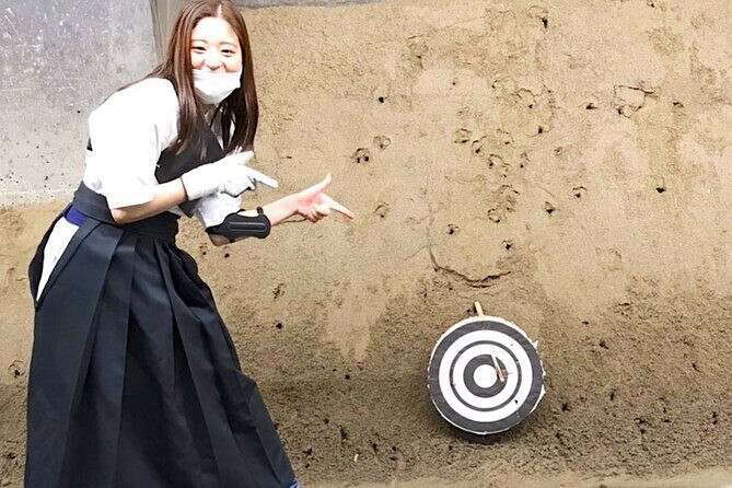 Authentic Kyudo Japanese Archery Experience in Tokyo - Instructor coaching in a max-4 class: what you should expect