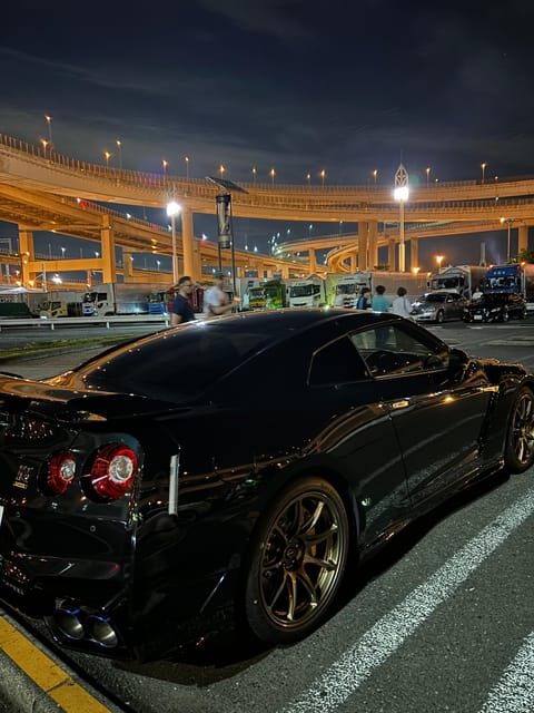 Daikoku Meet in a Subaru WRX - Super Autobacs: where car culture turns into real shopping