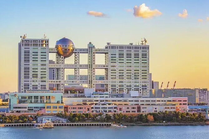 Dinner Cruise with Show, Beef Sukiyaki, Drink, Tokyo Tower Option - Night Views and Photo Stops: Rainbow Bridge, Odaiba Sights, and More
