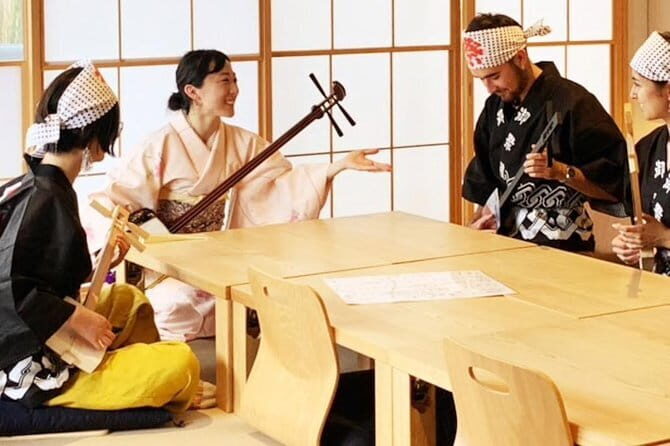 Easy for everyone! Now you can play handmade mini shamisen and show off to everyone! Musical instruments, sweets and live music - Key things to know before you go