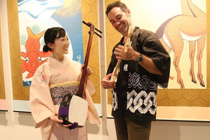 Easy for everyone! Now you can play handmade mini shamisen and show off to everyone! Musical instruments, sweets and live music - Who this is best for (and who might want a backup plan)