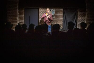 English Stand up Comedy Show - Inside the Cozy Room: How the Show Runs (1–2 Hours)