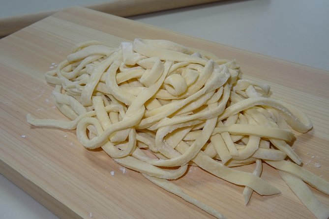 Experience all of Japanese culture and Japanese food experience classes "origami, udon, Japanese food, green tea, calligraphy" in 4 hours - Matcha and Japanese sweets after lunch: what to pay attention to