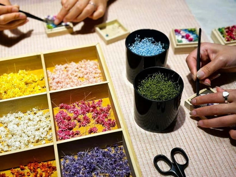 Experience Crafting a Flower-Adorned Mini Japanese Garden - Should you book this flower garden craft session?