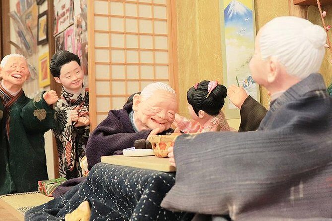 Experience Old local Tokyo & traditional food in Yanaka Ginza - Your itinerary, stop by stop: cat stamps, street snacks, and Nezu Shrine’s torii tunnel