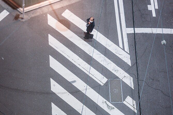Explore Unique Tokyo Streets / Learn with a Pro Photographer - Framing and Composition in Real Life, Not Theory