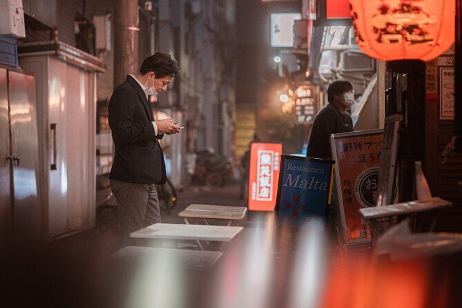 Explore Unique Tokyo Streets / Learn with a Pro Photographer - Weekday Evenings and Salaryman Culture: Shooting People Without Getting in the Way