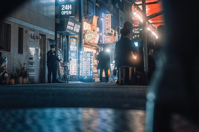 Explore Unique Tokyo Streets / Learn with a Pro Photographer - The Coaching Style: From Gear Talk to Street Shooting Philosophy