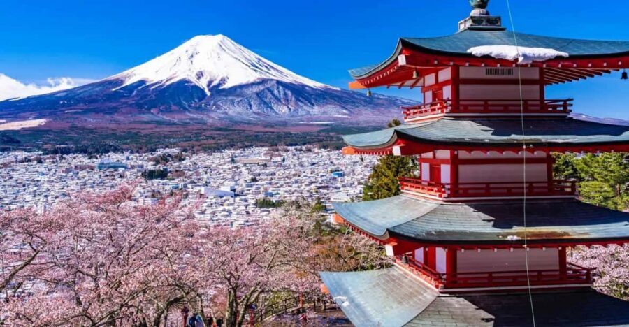 From Tokyo: Fuji Mountain Area - FujiQ - Lake Kawaguchiko - Chureito Pagoda - Lake Kawaguchiko: Mirror-Water Views and Optional Ropeway or Boat