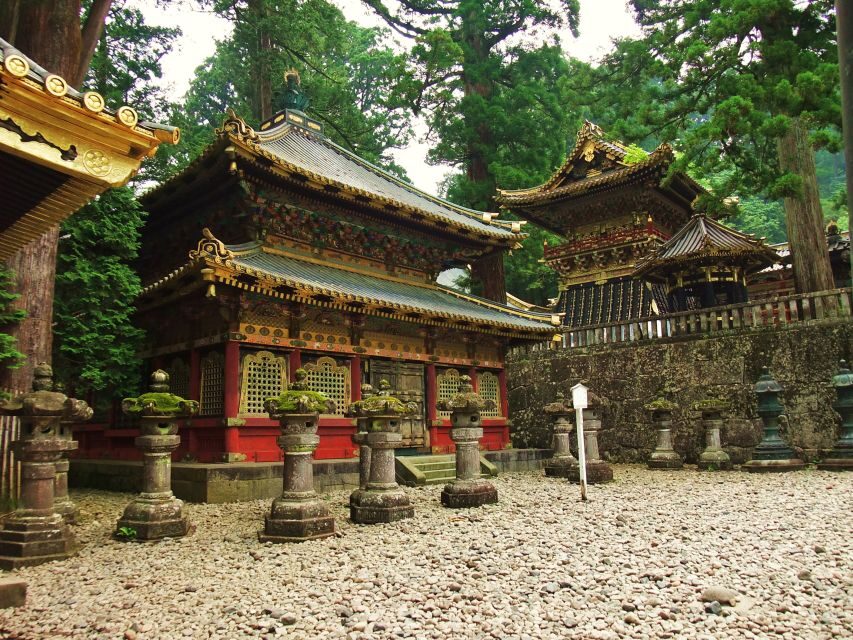 From Tokyo: Guided Day Trip to Nikko World Heritage Sites - Kegon Falls and Lake Chuzenji: the 97-meter cliff payoff