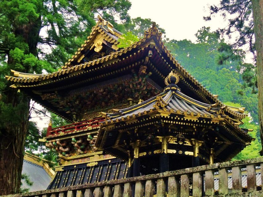 From Tokyo: Guided Day Trip to Nikko World Heritage Sites - Finding your group: Shinjuku LOVE and the i-Land building