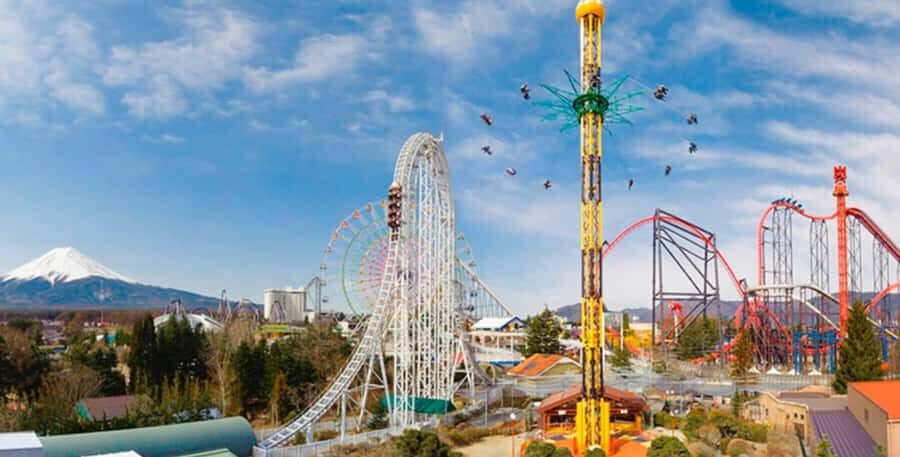 Fuji-Q Highland Amusement Park: 1 Day private tour by Car - From skating center to coaster powerhouse near Mount Fuji