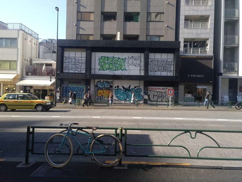 Graffiti in Tokyo Walking Tour: Shibuya and Harajuku - Why Shibuya and Harajuku work so well for graffiti