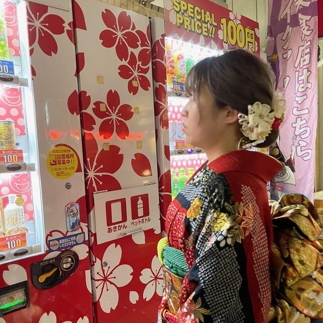 Guided Tour of Walking and Photography in Asakusa in kimono - Why Asakusa in kimono makes the photos look different