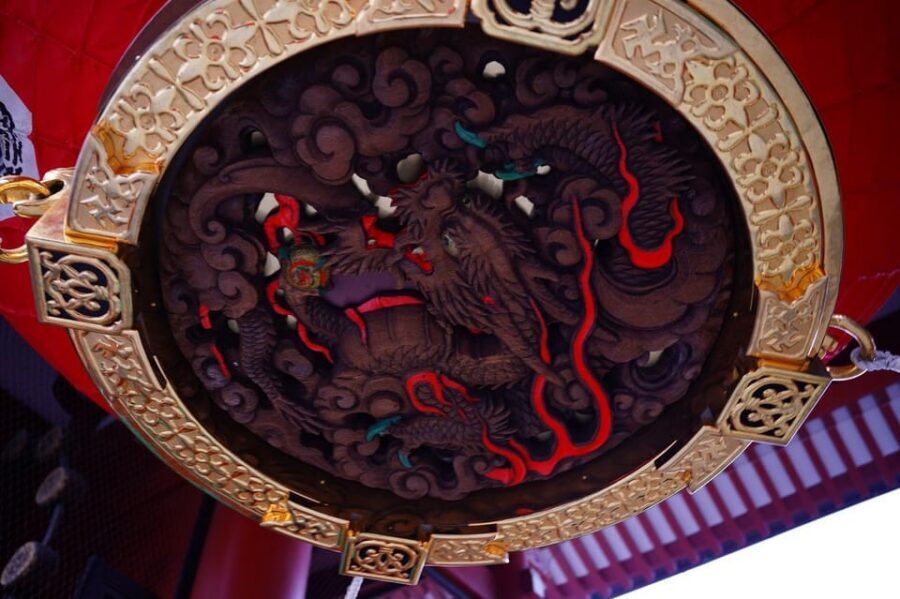 Guided Tour of Walking and Photography in Asakusa in kimono - From Kaminarimon to Nakamise: where your kimono belongs