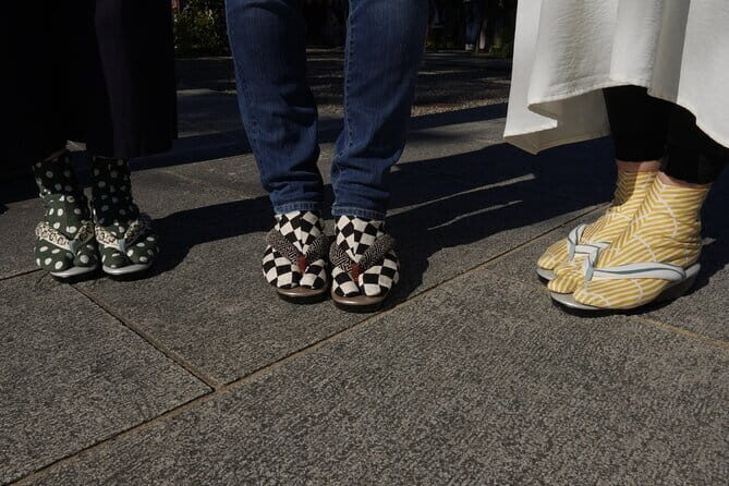 Gyoda Tabi Shoes Cultural Walking Tour - The 3-hour structure: small group pace, mobile ticket, and what to expect