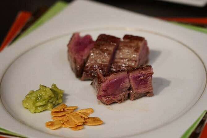 Hidden Gem Food & Whiskey Night Tour near Roppongi - How Ellen and Joon shape the evening at local counters