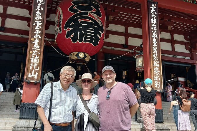 Highlight walking Tokyo tour with National Licensed guide - Key things that make this Tokyo walking tour work