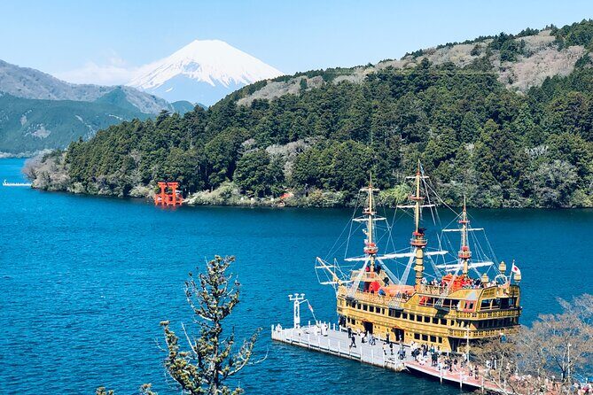 Hike Japan Heritage Hakone Hachiri with certified mountain guide - Lunch and the bus reposition: keeping the route intact