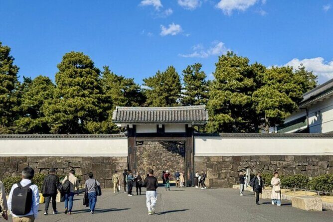 Imperial Palace to Tokyo Station Historical Walking Tour - Meeting point and timing: start near Wadakura Fountain Park