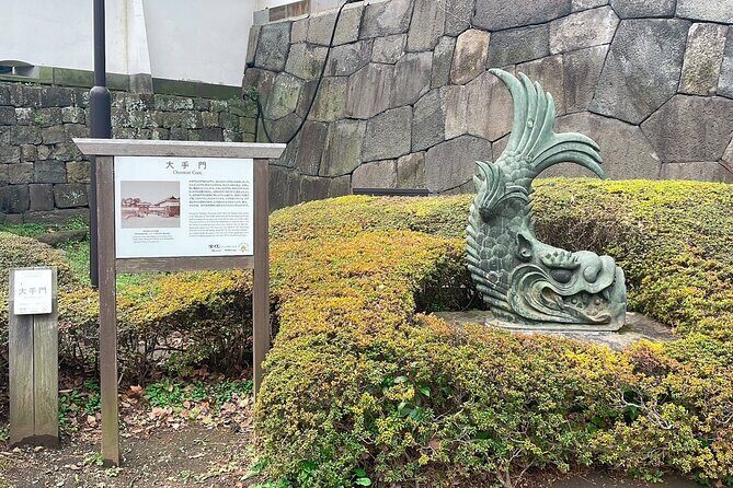 Imperial Palace to Tokyo Station Historical Walking Tour - Hyakunin Bansho guardhouse: why “order” was part of architecture