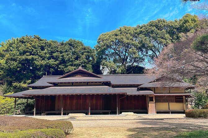 Imperial Palace to Tokyo Station Historical Walking Tour - Edo Castle keep model and Honmaru: the history scale you can grasp