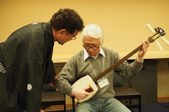 Japanaese tradtional Tsugaru Shamisen music lesson in Tokyo - Instructor quality: patient teaching that works for kids