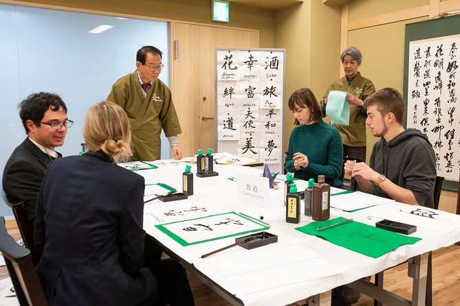 Japanese Calligraphy Experience - Building your souvenir calligraphy board in the second half