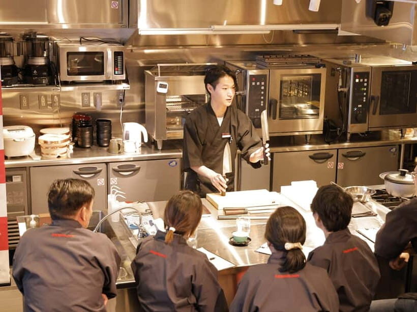 Japanese Knife Skills & Tuna Don/Sushi Workshop in Tokyo - Cooking your zuke-don or sushi set: your knife skills meet the stove