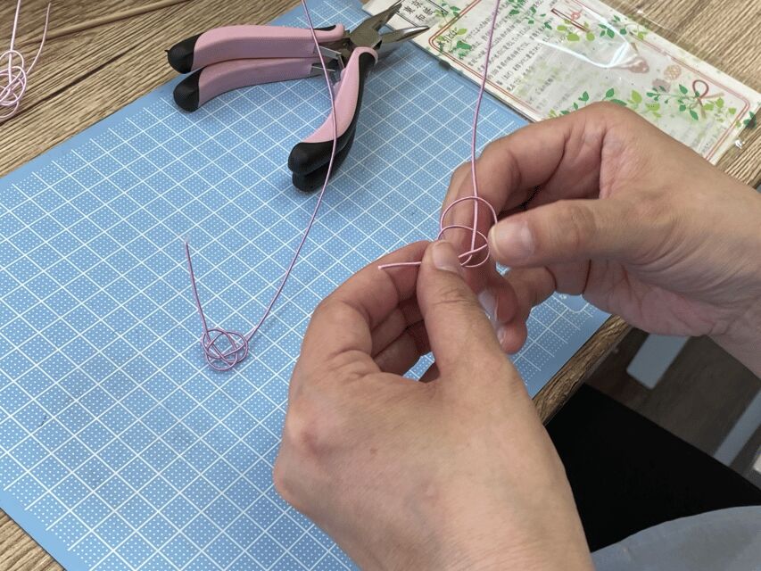 Japanese paper Notebook and Mizuhiki Belt Bookmark Workshop - Tea, Sweets, and Studio Atmosphere (Yes, There’s a Cat Moment)