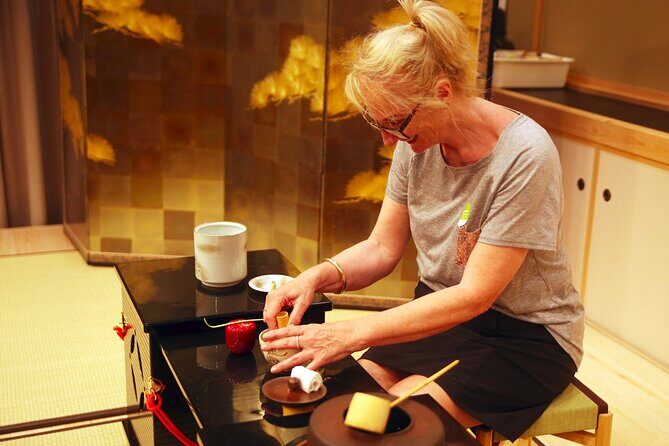 Japanese Traditional Breakfast and Tea Ceremony - The tea master’s performance and the hanging scroll lesson