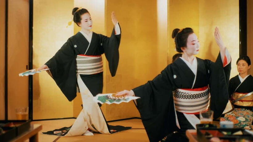 Japanese Traditional Entertainment Experience in Tokyo - Dancing and shamisen: what the 30 minutes really feel like