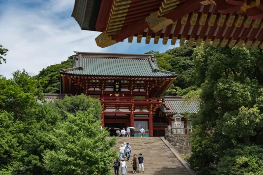 Kamakura: A Journey Through Medieval Japan - Engaku-ji Temple: Zen Meets Medieval Power