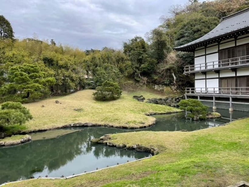 Kamakura; First Samurai Capital walking tour - Dankazura and the torii gates: 450 meters of approach history