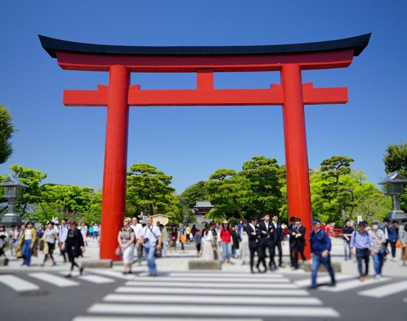 Kamakura Half Day Walking Tour with Local Experience - Why the Enoden coastal train makes Kamakura feel real