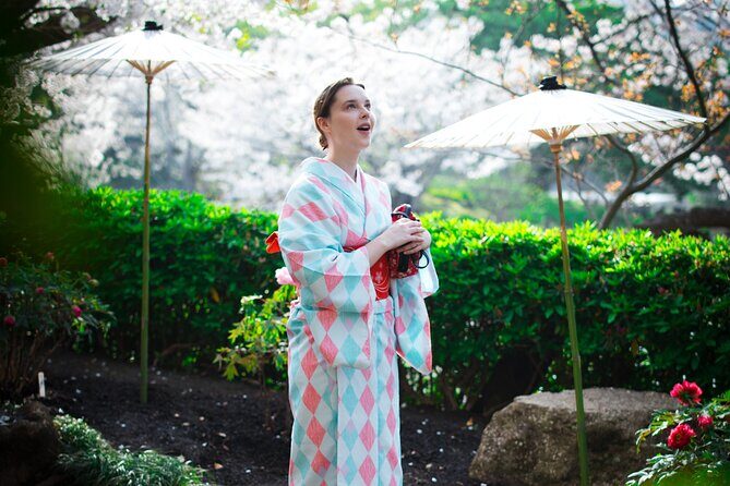 Kamakura Tour with Pro Photographer: Tsurugaoka Hachimangu shrine - Price and Value: What $243.13 per Group Really Means
