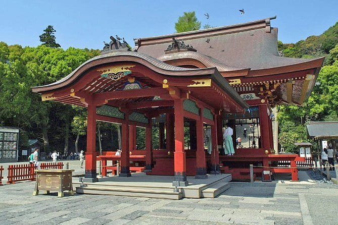 Kamakura Walking Tour with Local Guide Including Hokokuji Temple - Tsurugaoka Hachimangu: where Kamakura’s center of gravity is