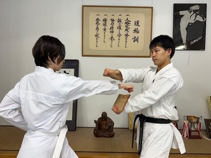 Karate Experience with the Shotokan Karate-do Instructor - The 90-minute flow: history, fundamentals, and kata practice